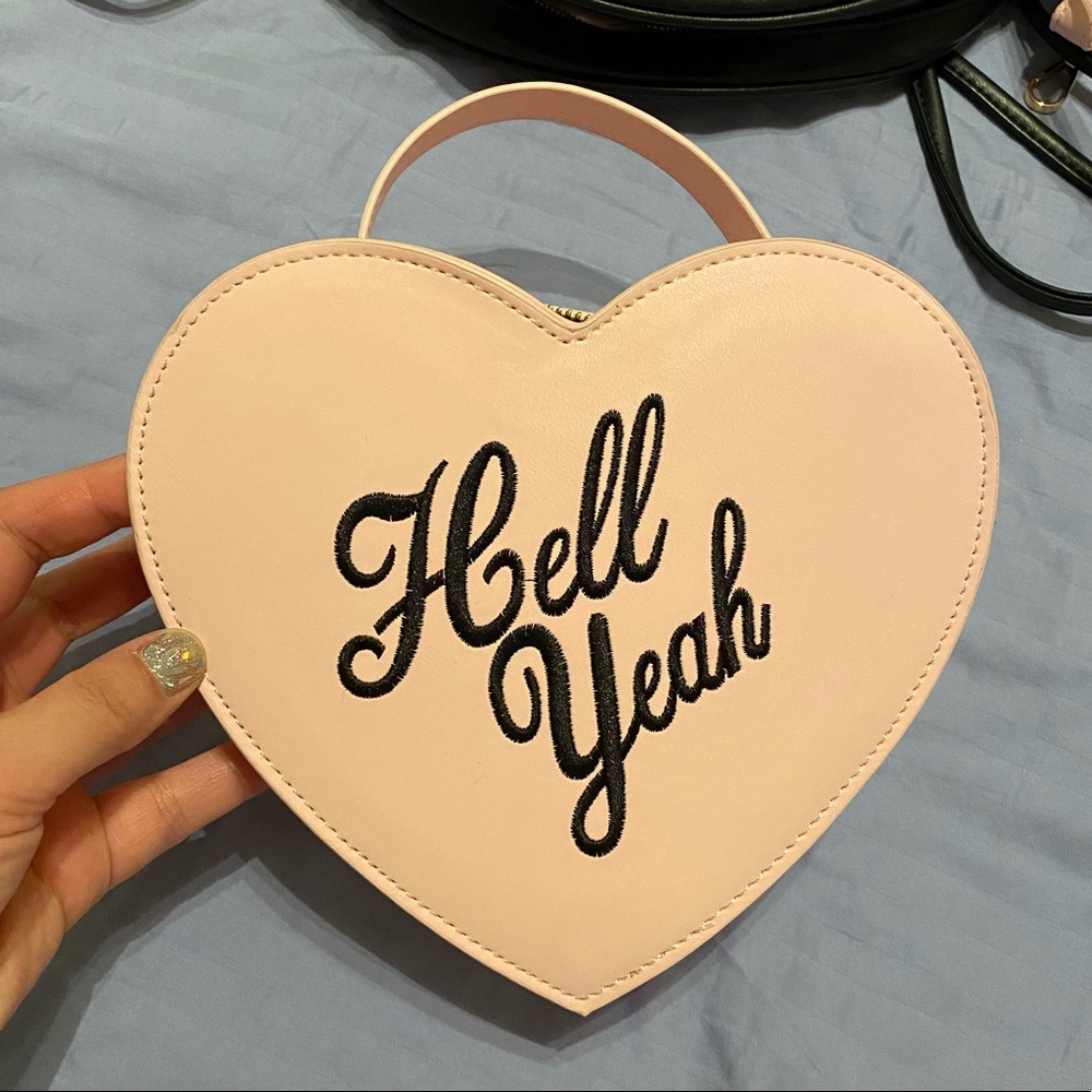 Hell yeah heart clutch